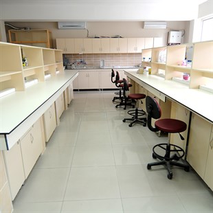 KTÜ Biyoloji Laboratuvarı Projesi